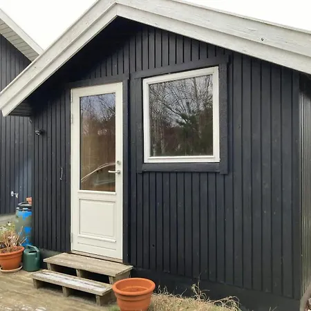 Сasa de vacaciones Charming Coastal Retreat With Sea View Højby