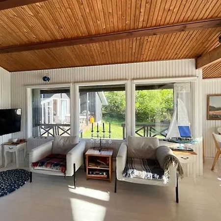 Charming Coastal Retreat With Sea View *
