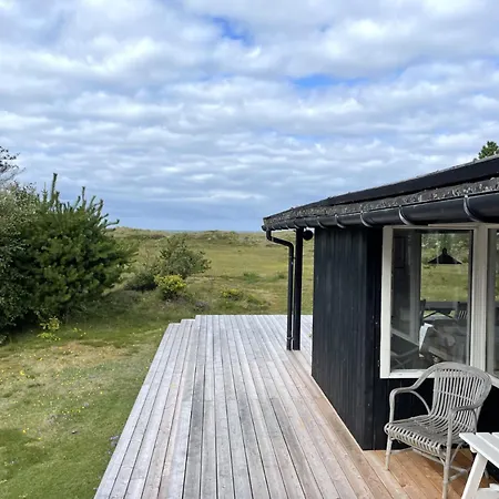 Дом отдыха Charming Coastal Retreat With Sea View *