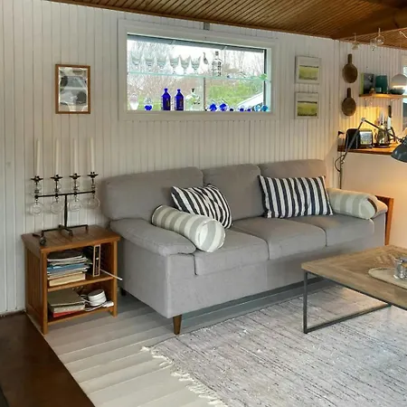 Charming Coastal Retreat With Sea View Højby