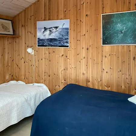 Charming Coastal Retreat With Sea View Nyaraló Højby