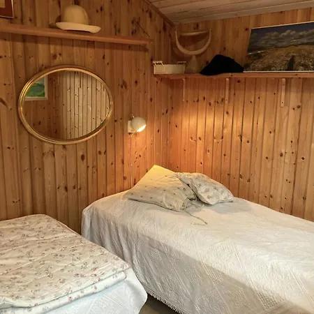 Nyaraló Charming Coastal Retreat With Sea View Højby