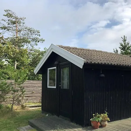 Nyaraló Charming Coastal Retreat With Sea View Højby