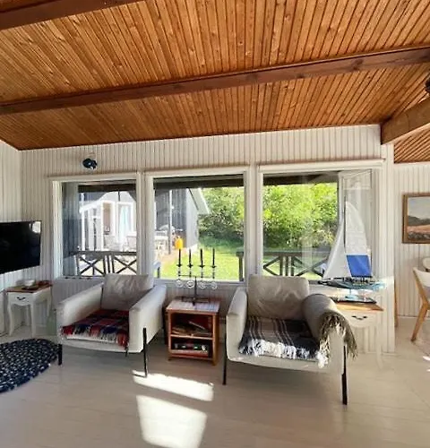 Charming Coastal Retreat With Sea View *