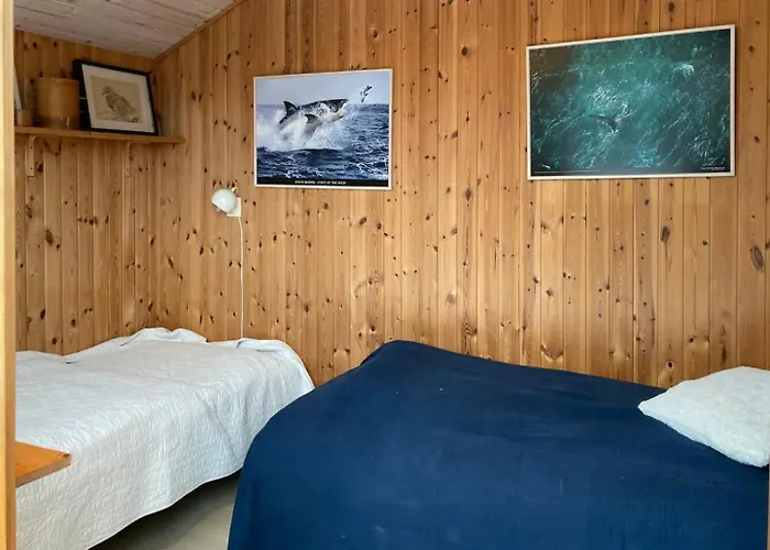 Charming Coastal Retreat With Sea View Semesterbostad Højby